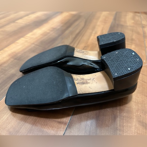 Salvatore Ferragamo Bowtie Black Patent Leather Heeled Shoes - Size 5 - Picture 6 of 14